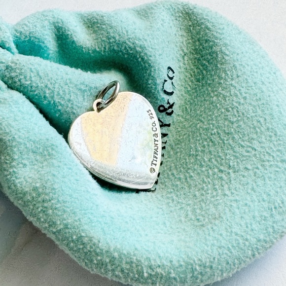 Tiffany & Co. RARE Beaded Border Heart Sterling Silver Pendant - Picture 4 of 5